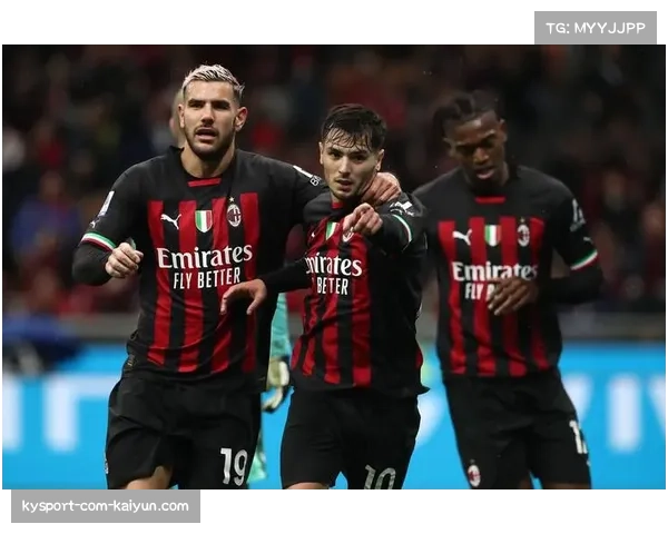 尤文图斯vsAC米兰赛后复盘：红黑军团如何通过针对性部署，成功锁死了对手的肋部核心库普梅纳斯